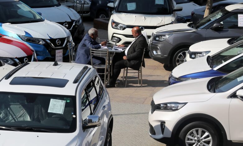 مصر تسمح للعاملين بالخارج باستيراد سيارة معفاة من الجمارك.. تعرف على الشروط وتفاصيل التسهيلات