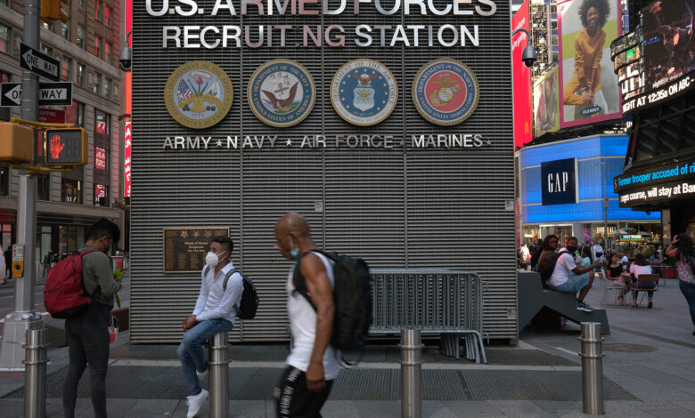 مشاكل التجنيد في الجيش الأميركي.. عدد قليل من الشباب يريدون الخدمة أو قادرون عليها