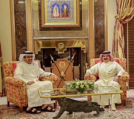 جلالة الملك المعظم يستقبل وزير الخارجية والتعاون الدولي بدولة الإمارات العربية المتحدة