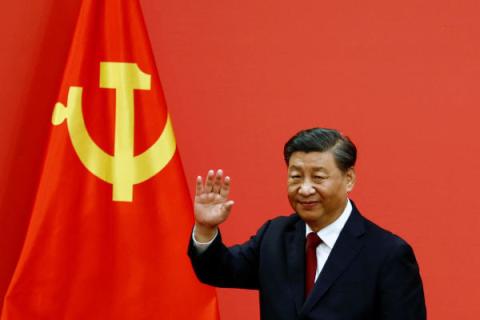 شي يفوز بولاية ثالثة على رأس «الشيوعي» الصيني... ويعد بـ«العمل بجدّ»