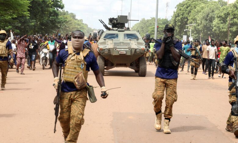 بوركينا فاسو أرض "الرجال الصادقين" الغارقة بوحل الأزمات.. 60 عرقية و8 انقلابات ومثلث موت التهم 40% من مساحتها