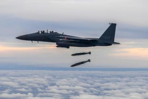 سيول وواشنطن تطلقان 4 صواريخ رداً على «تجارب» كوريا الشمالية
