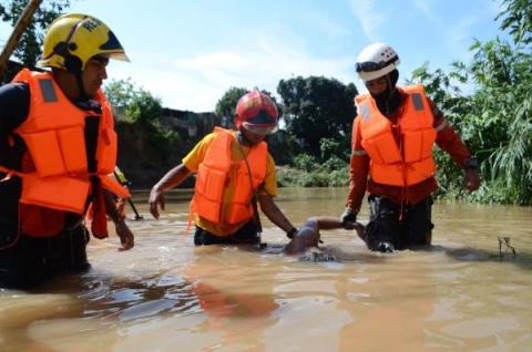 مقتل 8 أشخاص بسبب الفيضانات في غرب فنزويلا
