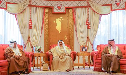 البحرين: إعادة تعيين ولي العهد رئيساً للوزراء بعد استقالة الحكومة