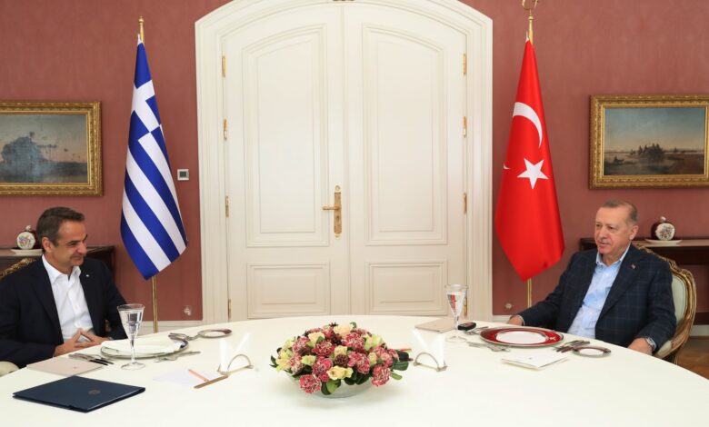 اليونان تتخذ خطوة "مزعجة" لتركيا ومخاوف من تأجيج الخلاف