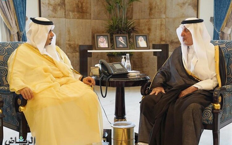 خالد الفيصل يستقبل سفير البحرين لدى المملكة