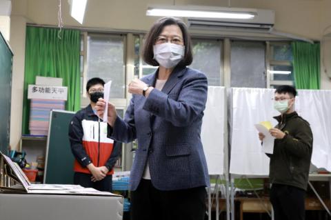 استقالة رئيسة تايوان من رئاسة الحزب الحاكم بعد نتائج انتخابات هزيلة