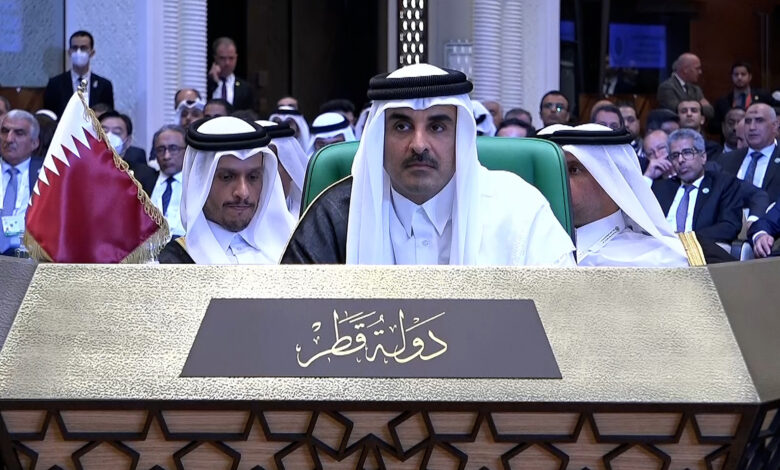 رفضوا "حملات التشويه والتشكيك".. الزعماء العرب يدعمون مونديال قطر في ختام قمة الجزائر