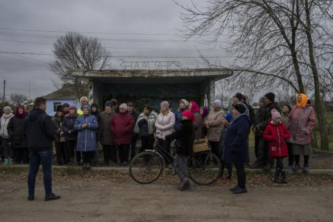 أوكرانيا: القوات الروسية المتبقية في خيرسون تحاول الاختباء بين المدنيين