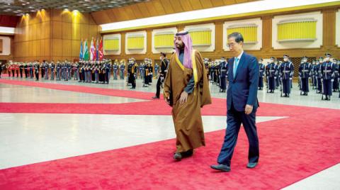 ولي العهد السعودي يستهل جولته الآسيوية بكوريا الجنوبية ويعقد مباحثات مع رئيس وزرائها