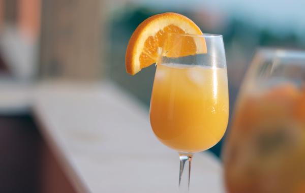 فوائد عصير البرتقال للنساء رائعة.. خصوصاً مع وجبة الفطور