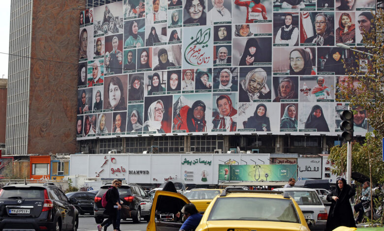 عقوبات مغلظة.. فهل تعود الاحتجاجات؟ قانون الحجاب بإيران يعود للواجهة من جديد