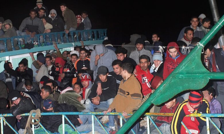 غارديان: آلاف المصريين معرضون للموت غرقا في هجرة جديدة نحو أوروبا هربا من الفقر
