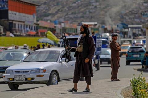 «داعش» يتبنى هجوماً استهدف السفير الباكستاني في كابل