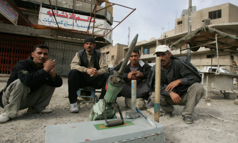 مع وصولها عتبة المليون.. هل يستطيع العراق إيقاف تدفق العمالة الأجنبية مع ارتفاع نسب البطالة؟