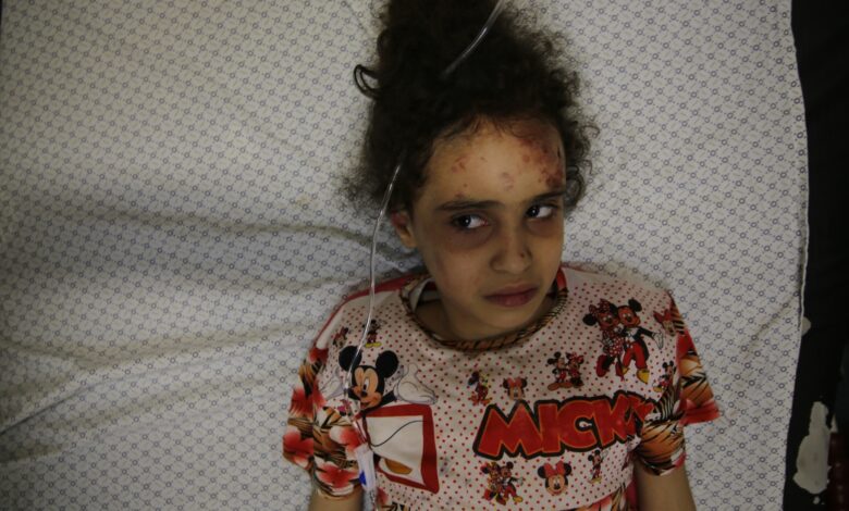 اليوم العالمي للأسرة.. الاحتلال أباد عائلات وعصف بحياة آلاف الأطفال في غزة