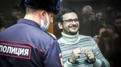 بموجب قانون «نشر الأخبار الكاذبة»... السجن لناشط روسي دان قتل المدنيين بأوكرانيا