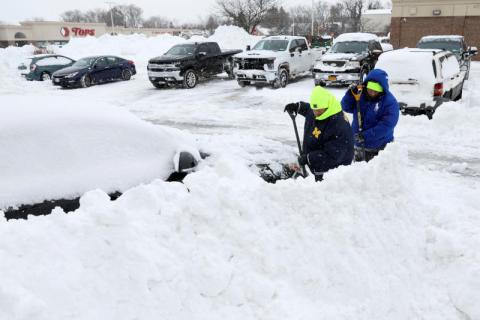 عاصفة «القرن» الثلجية تخلف نحو 53 قتيلاً في الولايات المتحدة