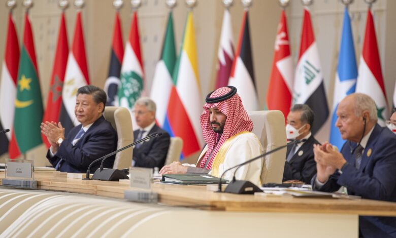 صحيفة روسية: الصين وروسيا تسعيان لإحداث تغييرات في العلاقات مع دول عربية