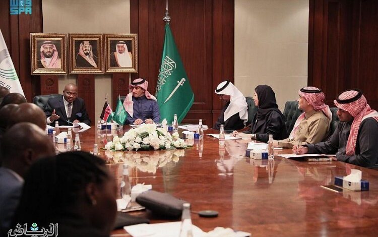 الصندوق السعودي للتنمية يستقبل وزير التجارة والصناعة الكيني