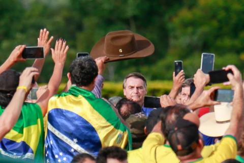 بولسونارو يعلّق للمرة الأولى على هزيمته في انتخابات البرازيل