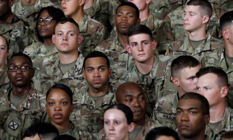 وول ستريت جورنال: دراسة تشير إلى تراجع كبير في ثقة الأميركيين في جيش بلادهم