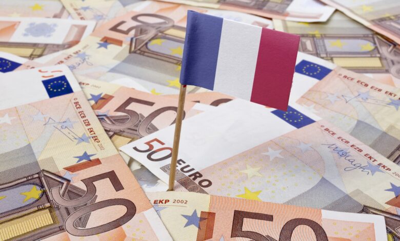 فرنسا.. توقعات بتراجع النمو إلى 0.3% عام 2023