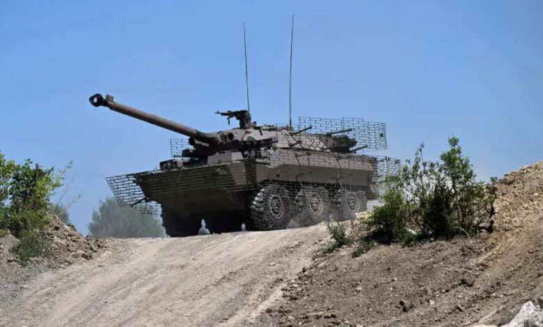 صحيفة روسية: الدبابات الفرنسية لأوكرانيا.. هل تعجّل بمواجهة مباشرة بين روسيا والناتو؟
