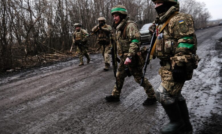 مجلة غربية: دليل إرشادي للجنود الروس بأوكرانيا يعكس توقعات موسكو بشأن مستقبل الحرب