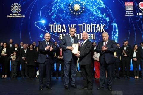 إردوغان يمنح مؤرخاً إسرائيلياً جائزة لأبحاثه عن العهد العثماني
