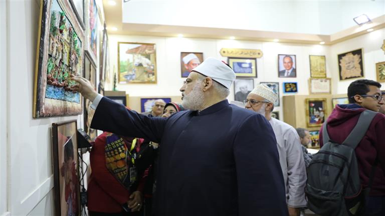 وكيل الأزهر وأمين «البحوث الإسلامية» يتفقدان جناح الأزهر بمعرض القاهرة للكتاب