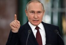 ديلي بيست: كاتب خطابات بوتين السابق يتوقع انقلابا عسكريا في روسيا