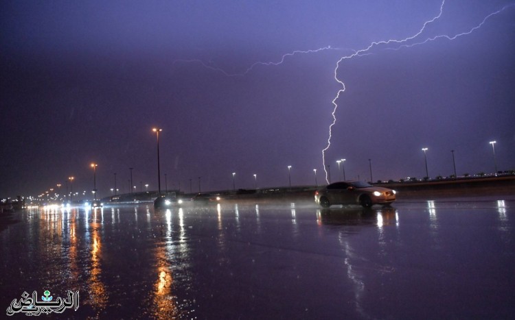 الأرصاد: استمرار العواصف الرعدية المصحوبة بأمطار غزيرة على منطقة مكة المكرمة