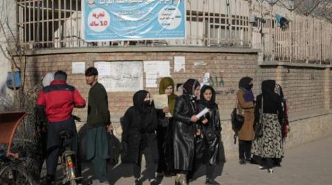 «طالبان» تحاول إيجاد «حل» لإعادة فتح الجامعات للنساء