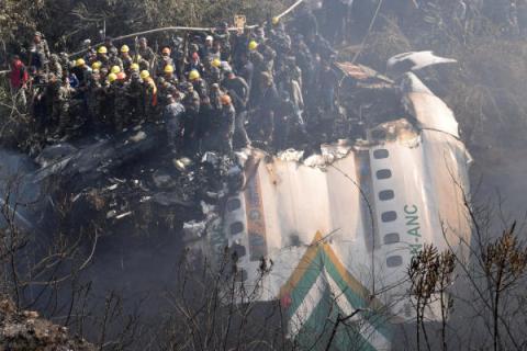 استئناف البحث عن أربعة مفقودين بعد تحطم طائرة في نيبال