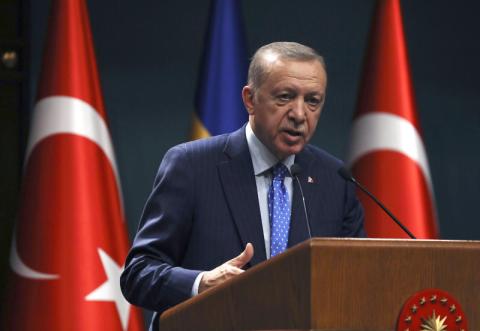 إردوغان يعلن تقديم موعد الانتخابات إلى 14 مايو