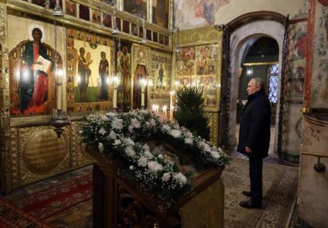 بوتين يحضر قداس عيد الميلاد بمفرده في الكرملين