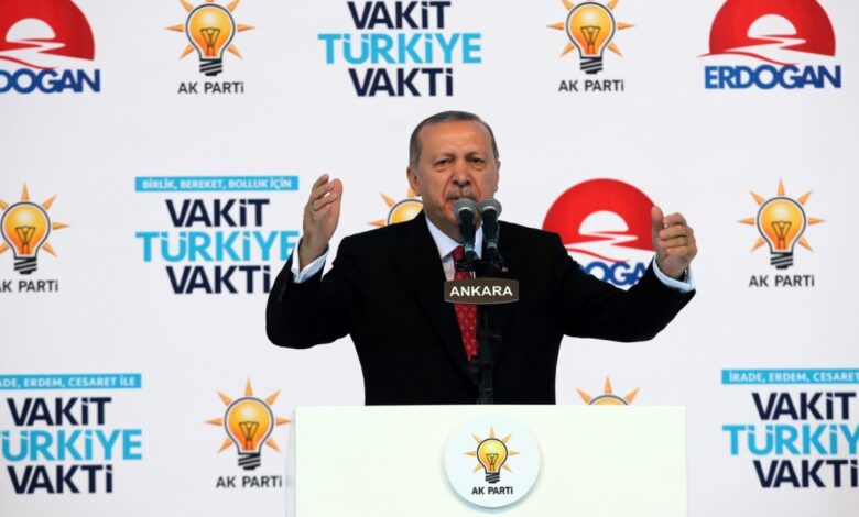 توقعات بأن يكون عاما حاسما.. الاقتصاد واللاجئون الأكثر تأثيرا في انتخابات تركيا 2023