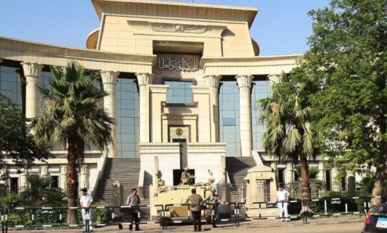 ما الآثار المترتبة على حكم المحكمة الدستورية المصرية برفض الطعن على عقود الحكومة؟