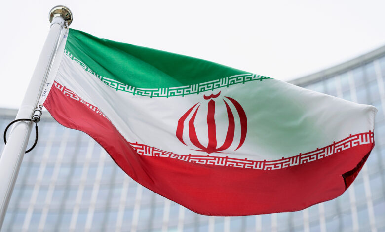 عقوبات ورسائل متضاربة.. ما حقيقة وجود مساع لإحياء الاتفاق النووي الإيراني؟