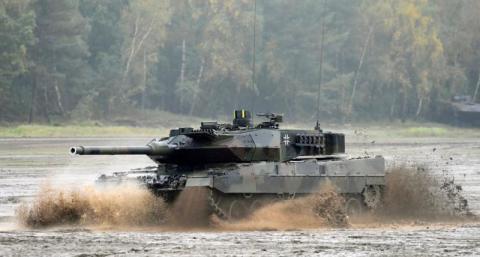بولندا تنتظر موافقة برلين لإمداد أوكرانيا بدبابات «ليوبارد»