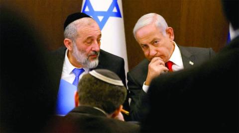 المحكمة العليا في إسرائيل تأمر نتنياهو بإقالة وزير الداخلية