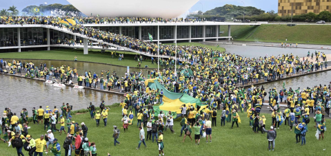 مناصرون لبولسونارو يقتحمون الكونغرس والقصر الرئاسي والمحكمة العليا في البرازيل