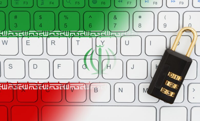 تزايد المخاوف من إفلاسها.. كيف انعكست سياسة تقييد الإنترنت على شركات الاتصالات الإيرانية؟