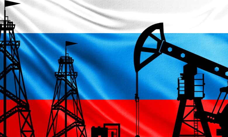 عائدات روسيا من النفط تتراجع بسبب سقف السعر.. وعقوبات جديدة تنتظر موسكو