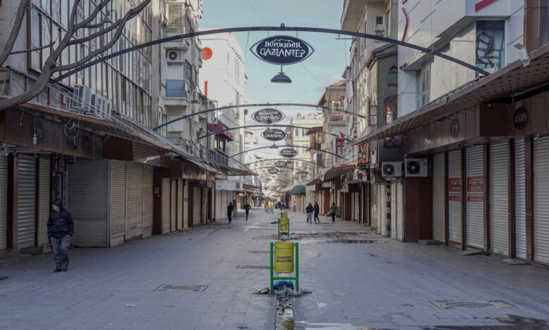 السكان يكافحون للفرار من مدينة غازي عنتاب التركية التي ضربها الزلزال |  أخبار