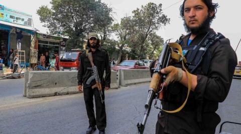 طالبان باكستان تحذر من مزيد من الهجمات ضد الشرطة بعد مداهمة مجمع
