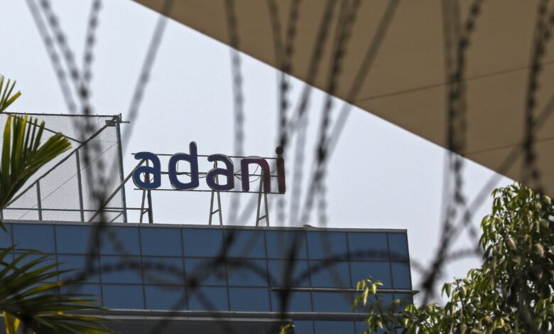 تحاول شركة Adani الهندية تهدئة المستثمرين حسب تقرير تحقيقات المراقبة