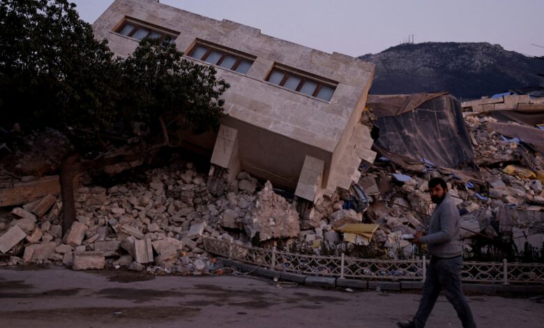 ارتفاع حصيلة القتلى إلى أكثر من 50 ألف قتيل بعد زلزال تركيا وسوريا |  أخبار الزلازل