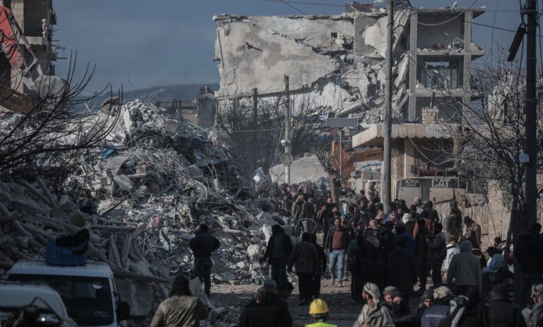 واشنطن بوست: الأسد يستغل مآسي ضحايا الزلزال لفك العزلة عن نظامه